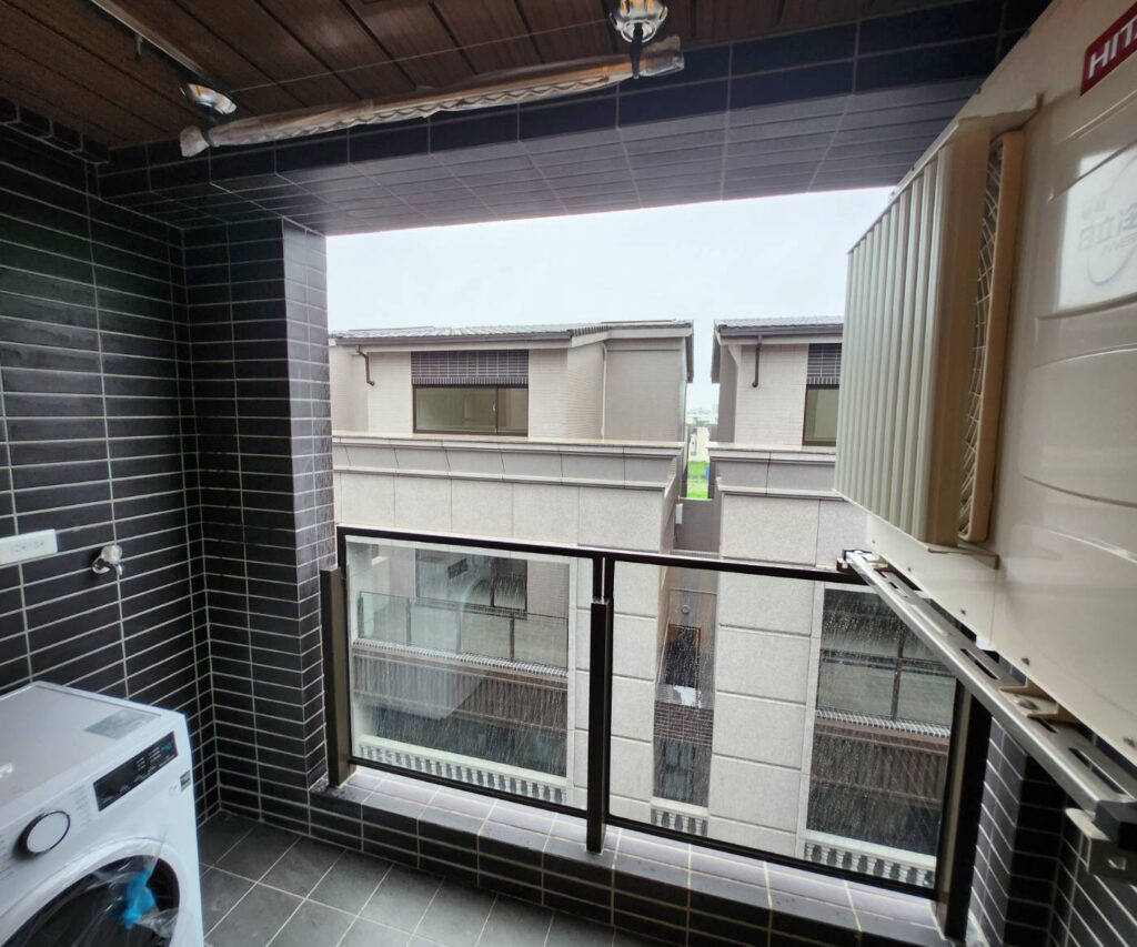 屏東演藝廳特區|花園帝寶2房2衛|泳池健身房新成屋|10年免管理費景觀宅