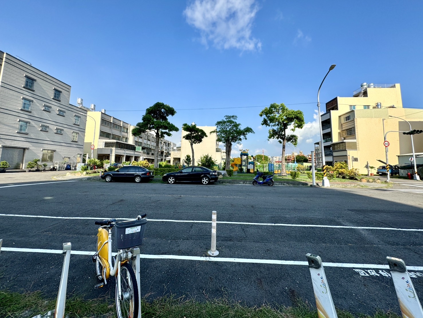 高雄鳳山國慶九街高樓景觀2+1房附平車|             鳳山草衙捷運宅首購成家首選