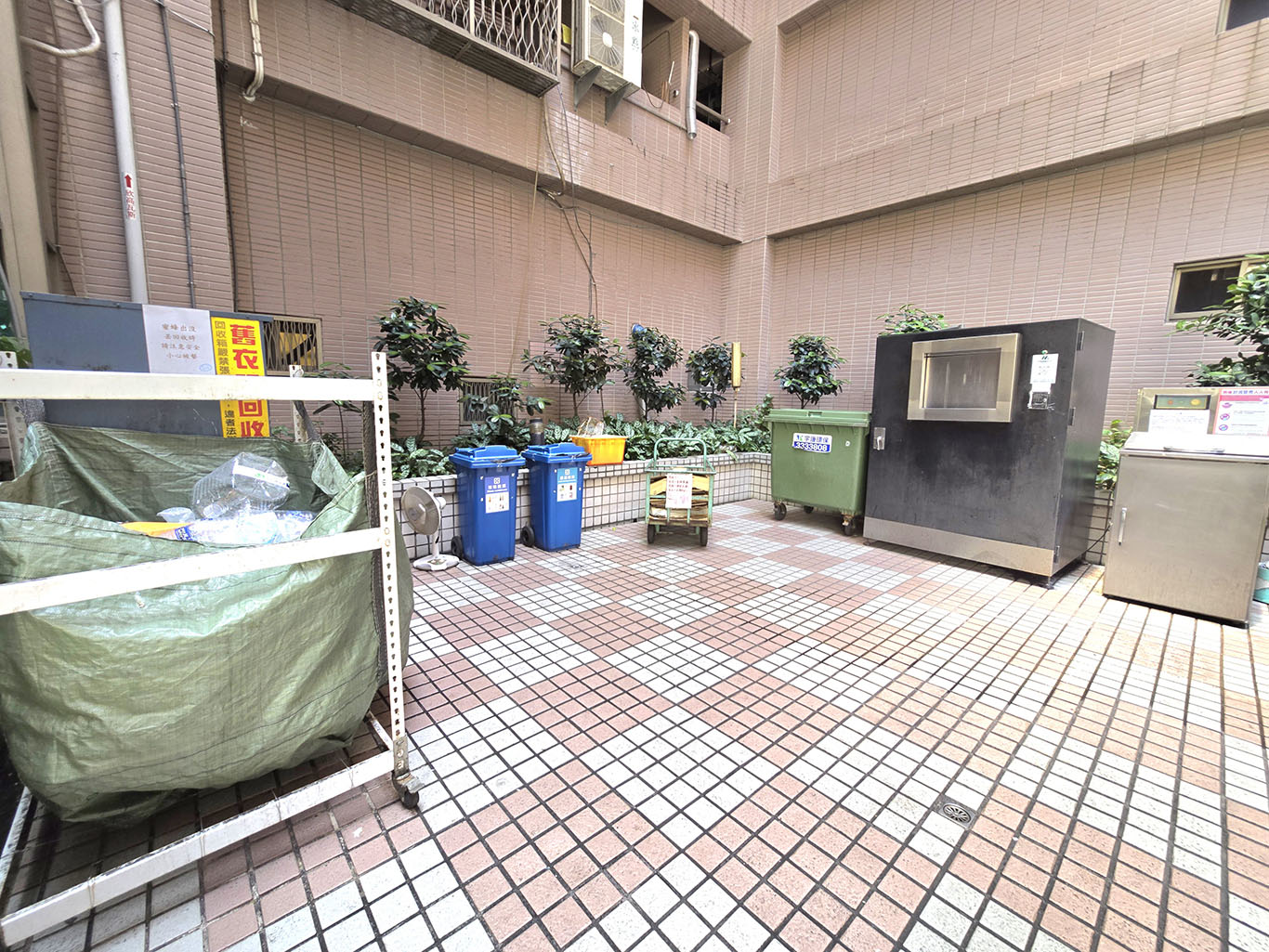 捷運生態園區站崇德商圈                                 明亮3房平車