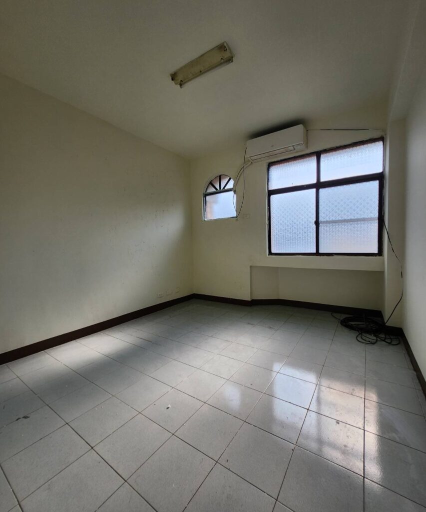 草衙前鎮區｜小家庭首選                                          ｜正三房邊間採光、次高樓層、低管理費