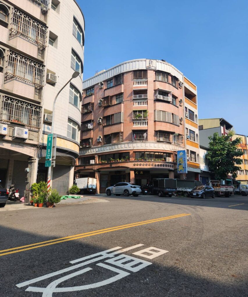 草衙前鎮區｜小家庭首選                                          ｜正三房邊間採光、次高樓層、低管理費