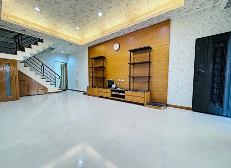 鳳山行政中心金店面