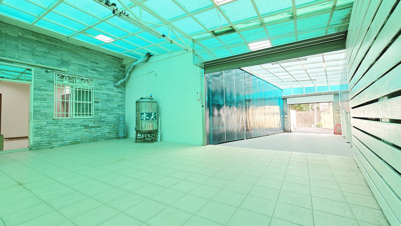 鳳山區曹公路車庫