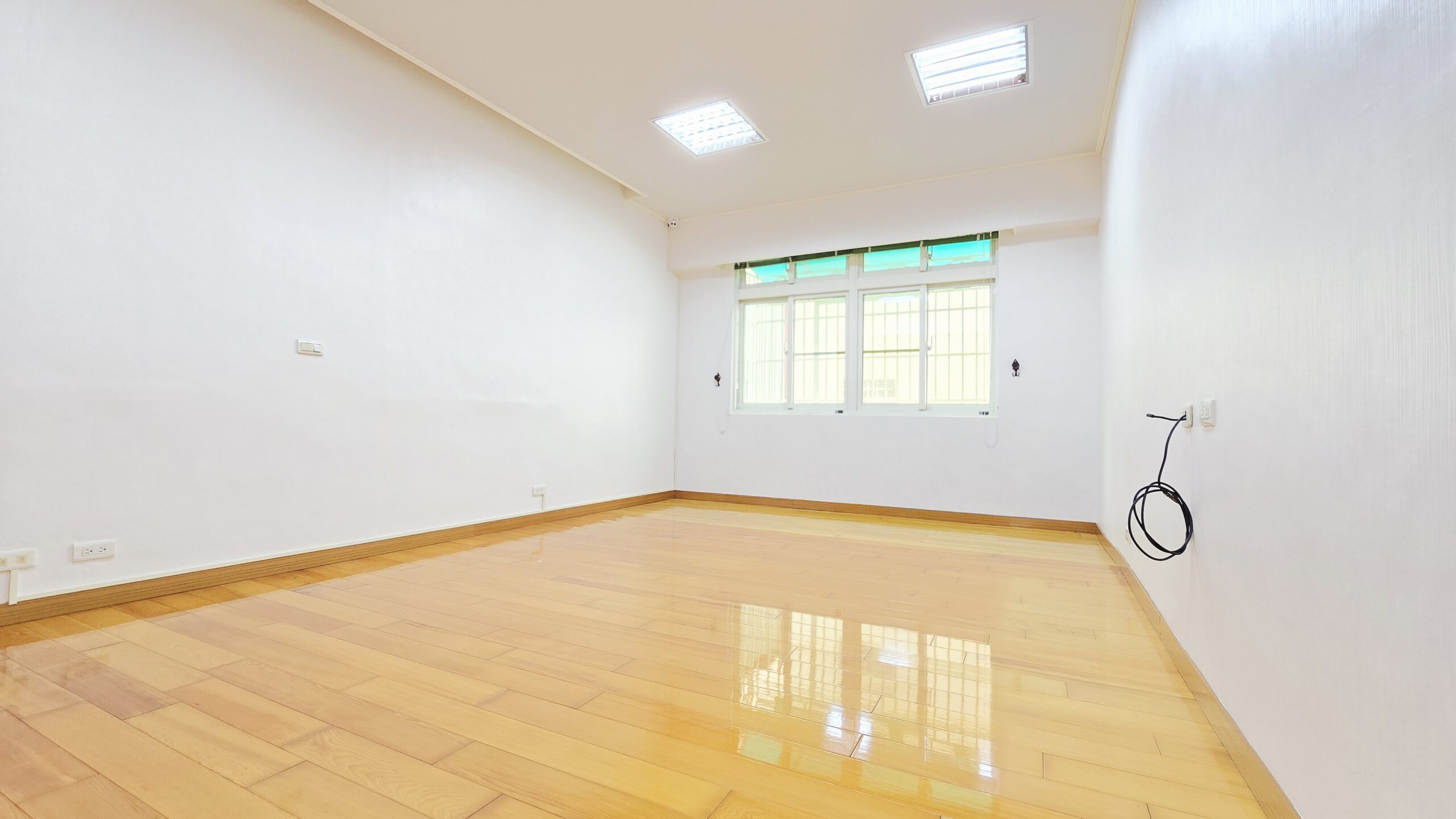 鳳山區曹公路透天2F後