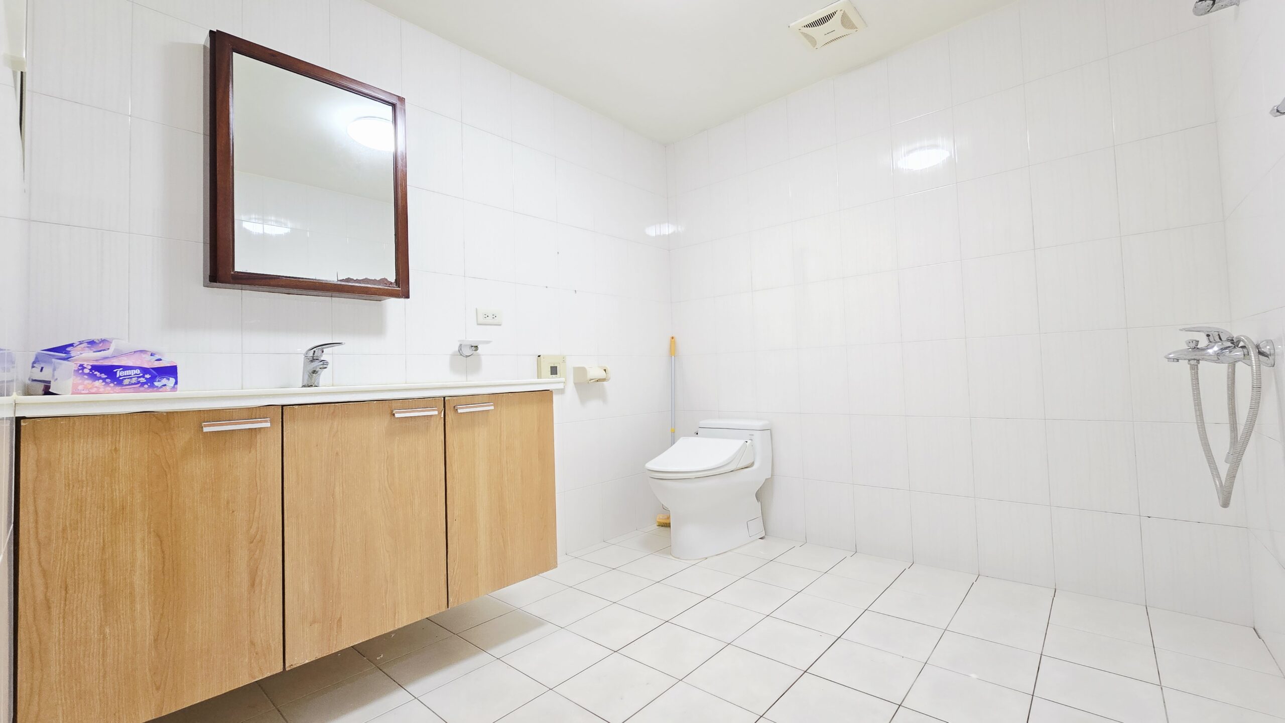 鳳山區曹公路透天廁房