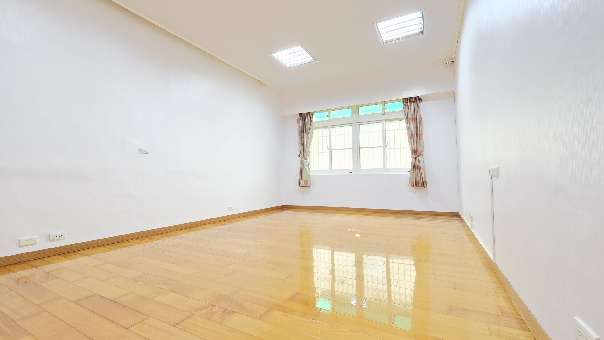 鳳山區曹公路透天R1