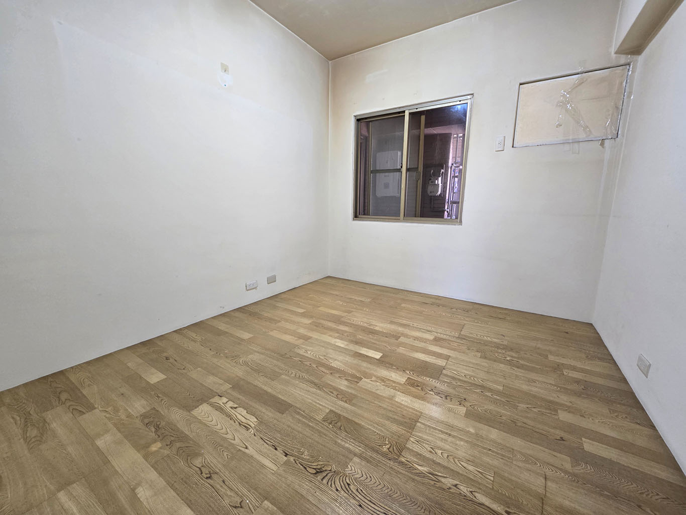 捷運生態園區站崇德商圈                                 明亮3房平車