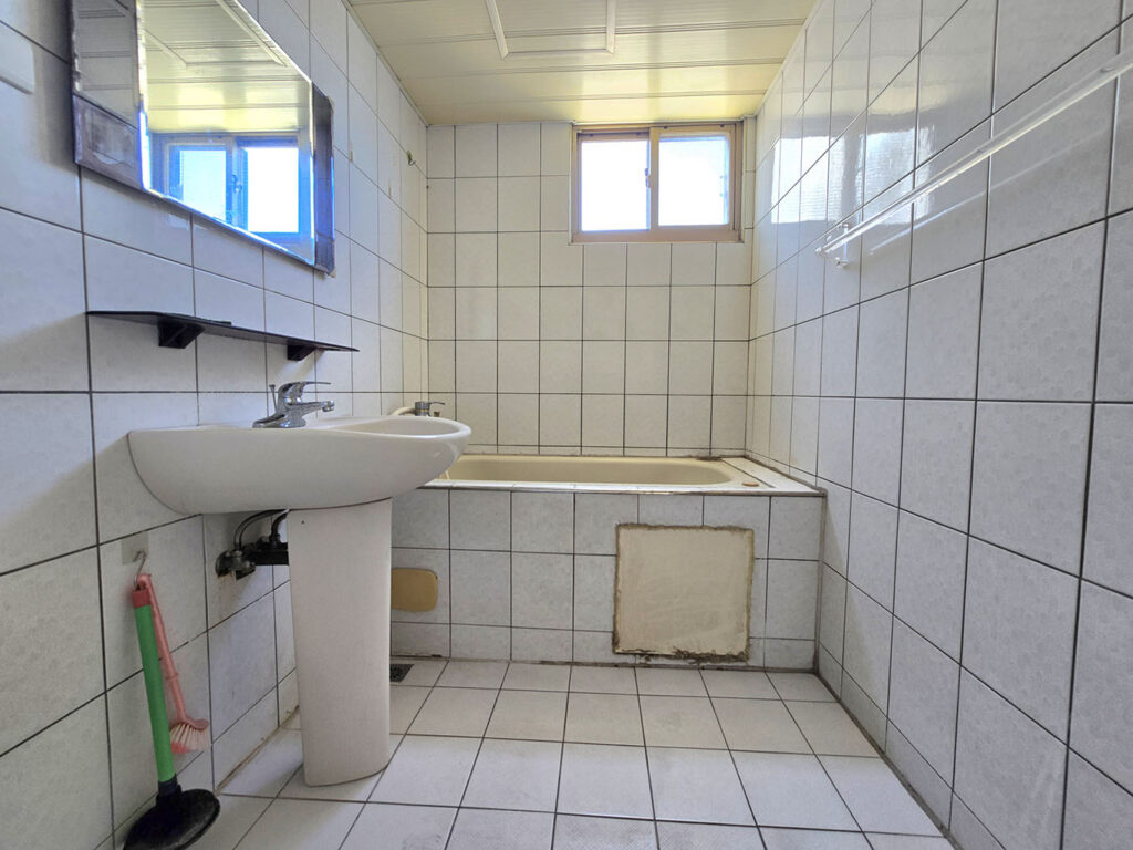 捷運生態園區站崇德商圈                                 明亮3房平車