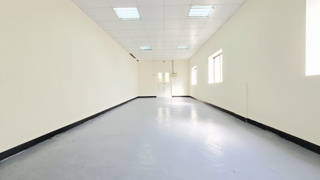 鳳山區曹公路透天頂樓前